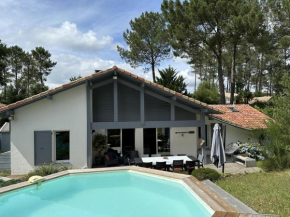 Chez Céline Sous les Pins - Plages et Piscine, Océan et Lac, Vélos et Yoga!